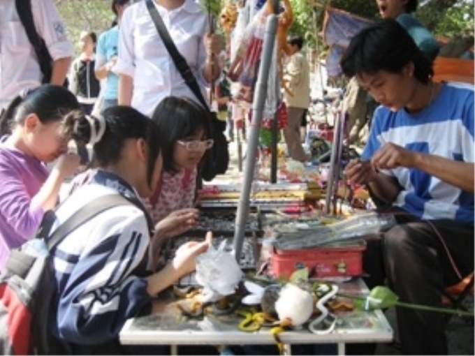 Chợ Tết 27, tổ chức ngày 27 tháng Chạp năm 2010.